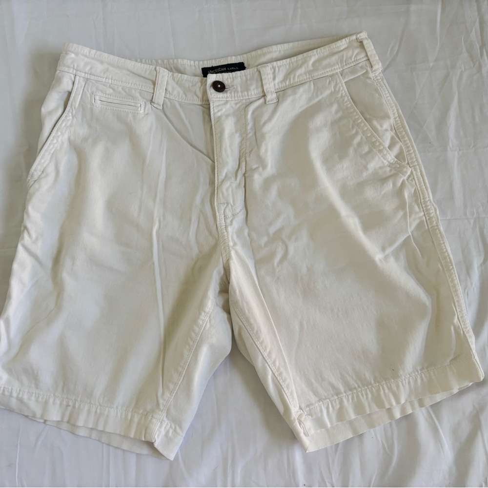 American Eagle Outfitters Men’s Classic Chino Shorts in Warm White Sz 31